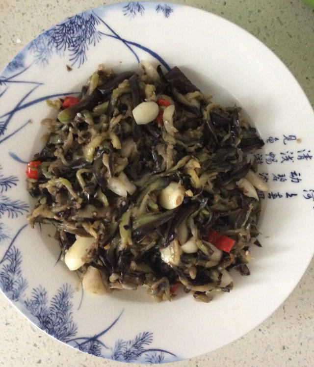 清爽少油又入味的家常炒茄子