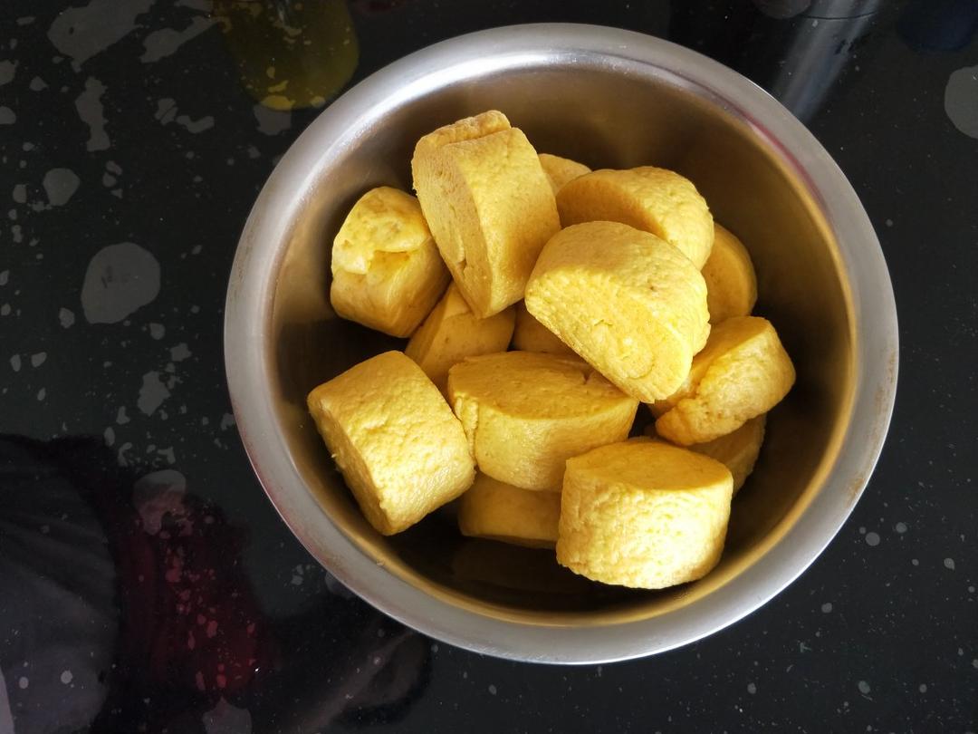 南瓜馒头--新手也可以做出光滑的馒头来