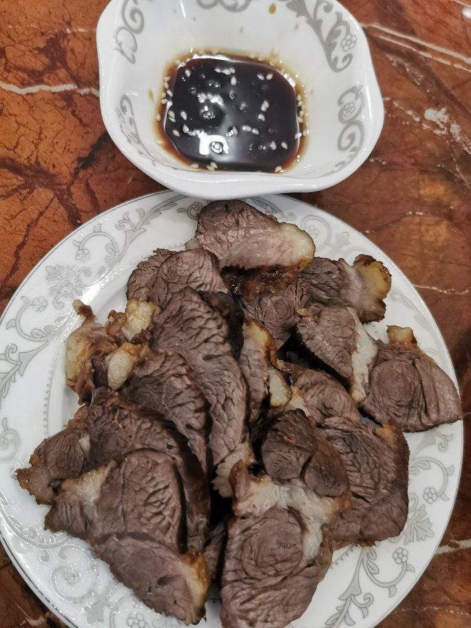 卤牛肉
