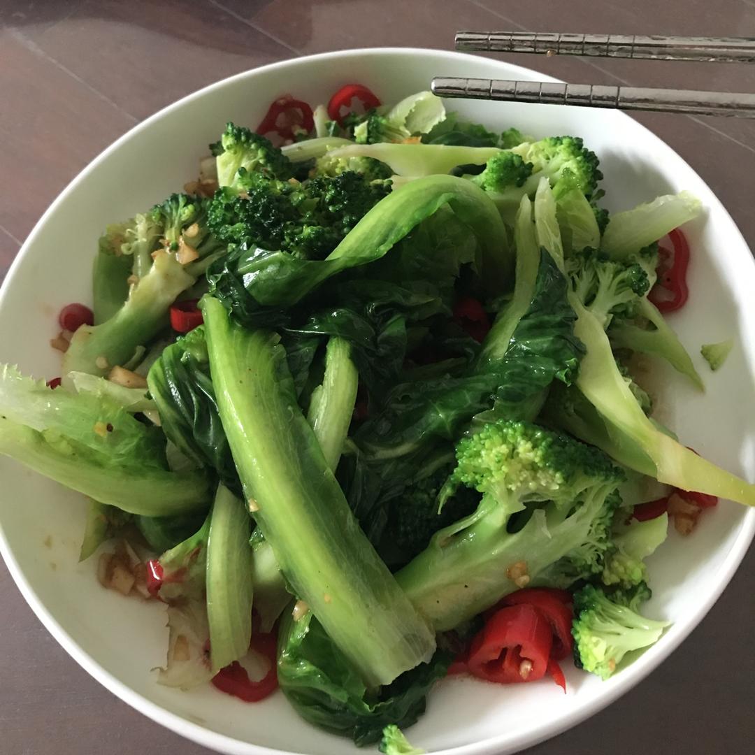 凉拌西兰花-辣的