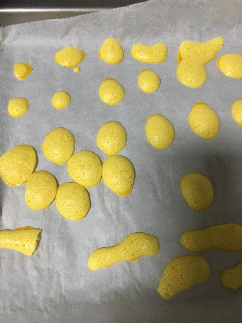 宝宝第一口健康零食！超级无敌好吃到爆炸！入口即化！材料只有1个鸡蛋 ！10g奶粉！5g淀粉 ！酥脆可口 ！幸福的味道 ！