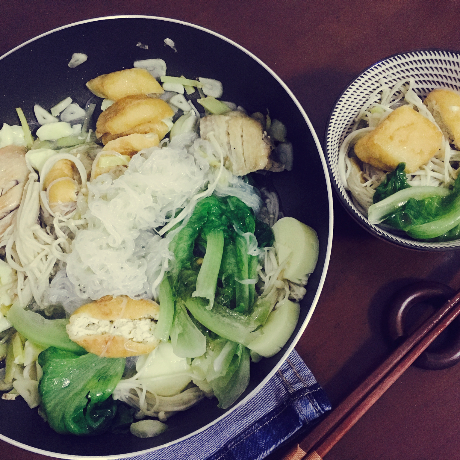 油豆腐香菇鸡腿煲