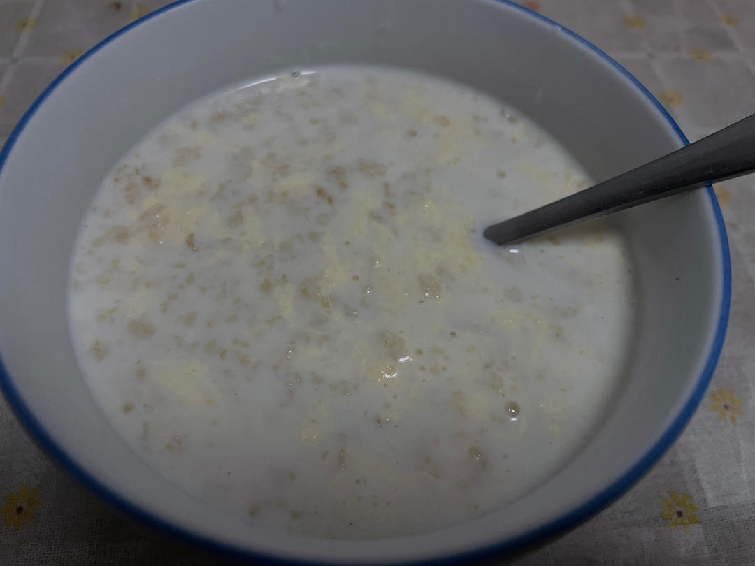 5分钟牛奶燕麦粥