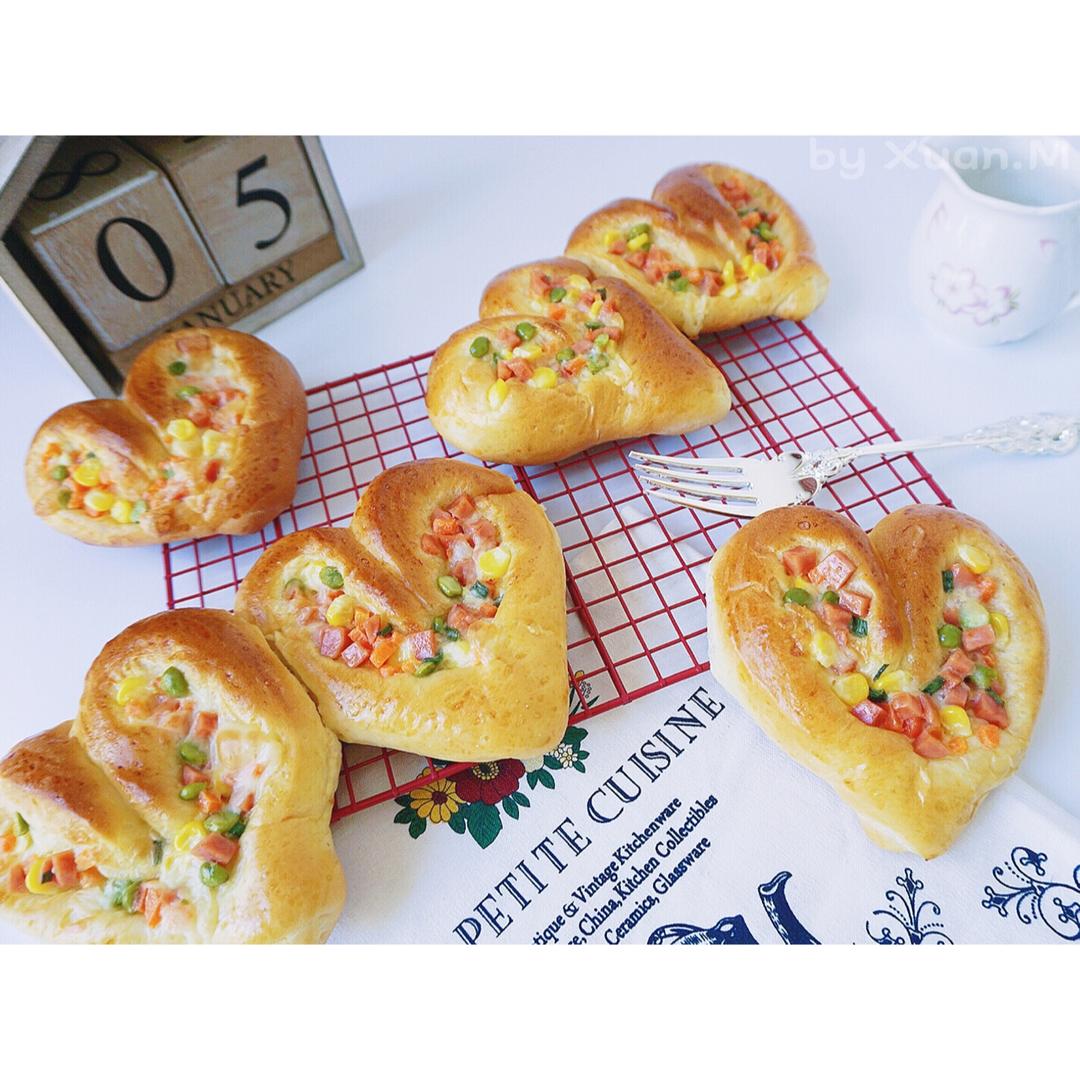 有爱早餐包---心形火腿杂蔬面包