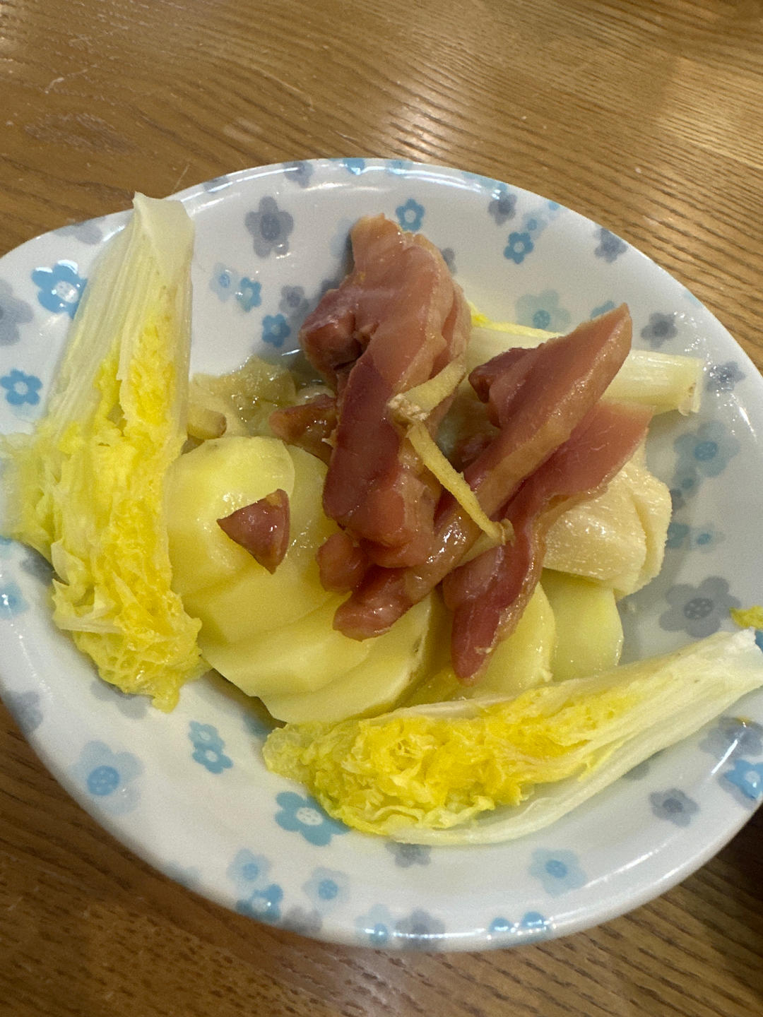 清蒸春笋土豆腊鸡腿