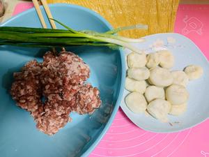 豆腐皮包肉（炸响铃）的做法 步骤1