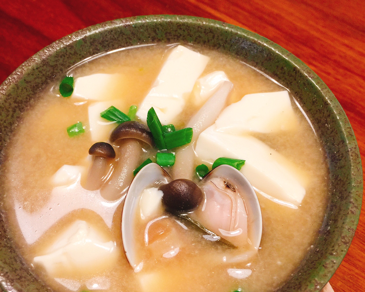蛤蜊干贝味增汤的做法
