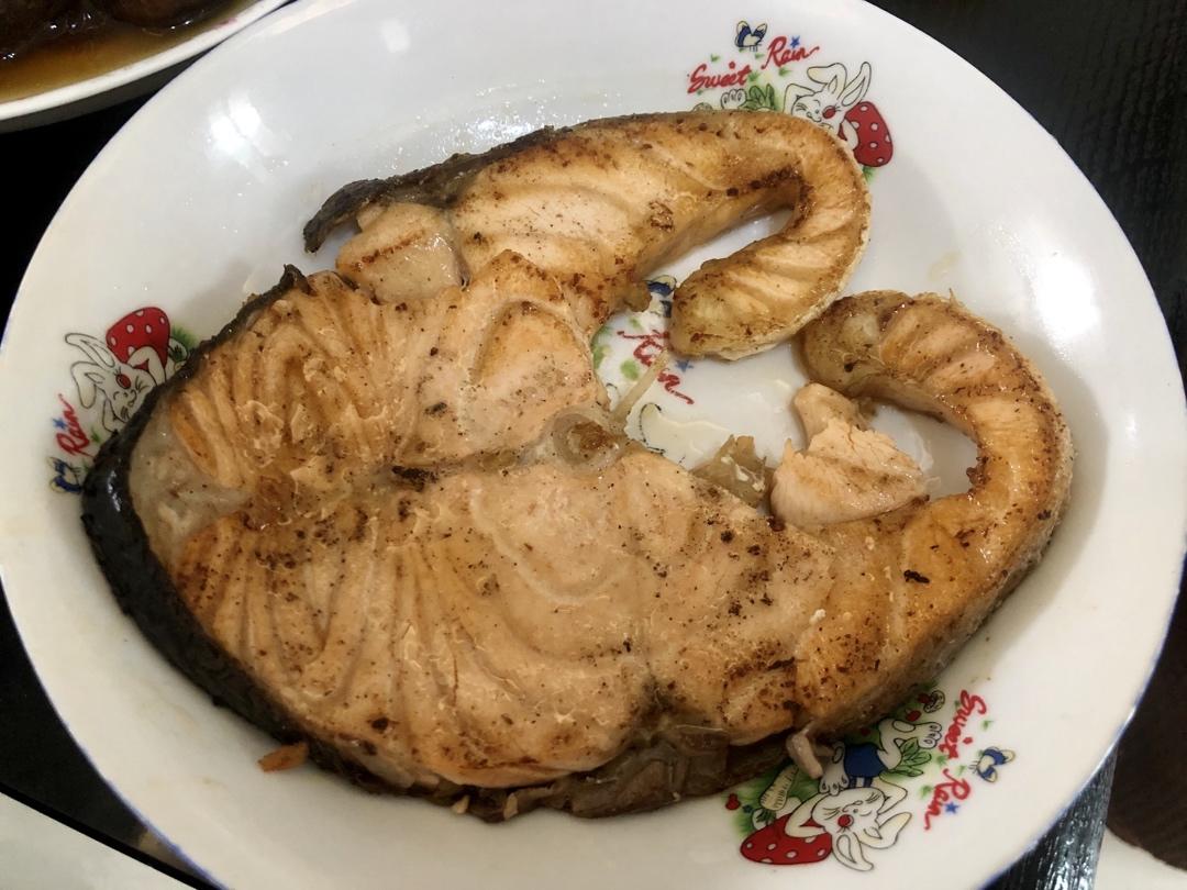 煎三文鱼