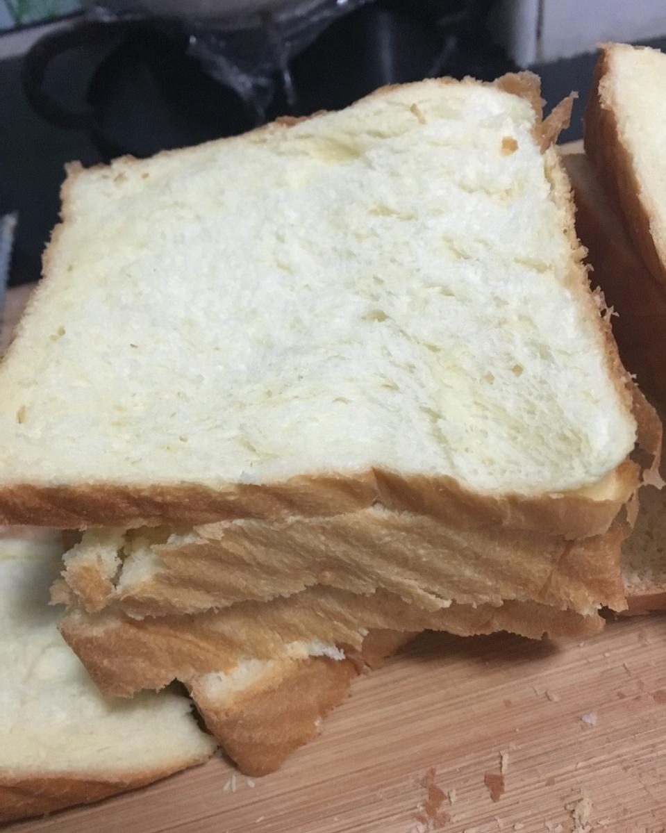 用烤箱自己做面包--手工牛奶吐司面包