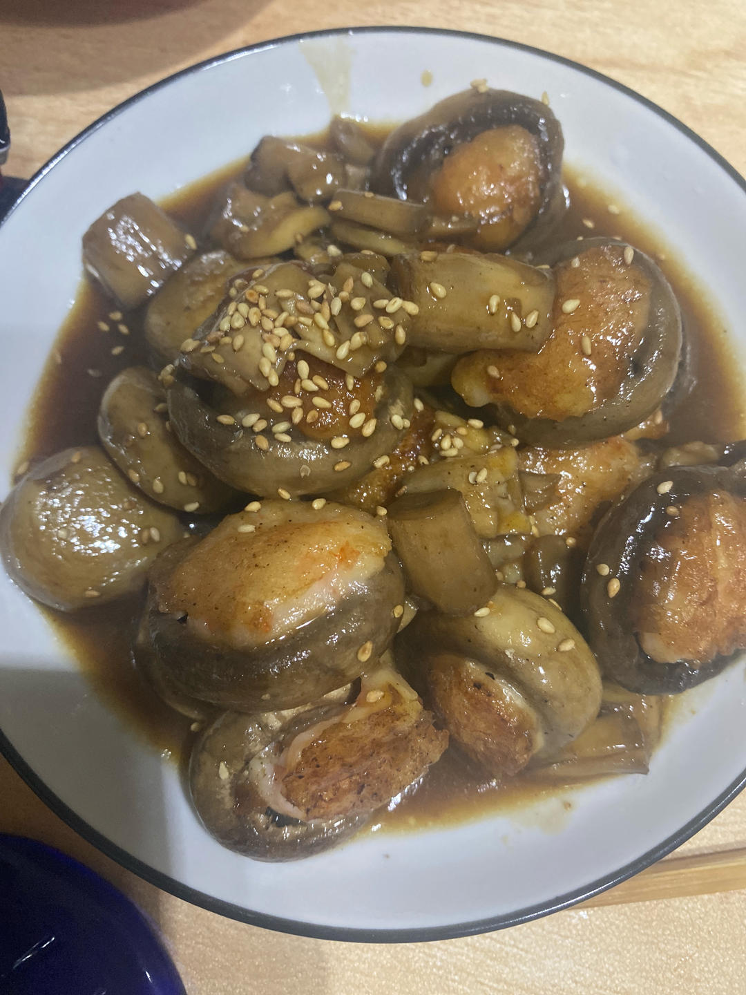 一口爆汁的虾滑酿口蘑