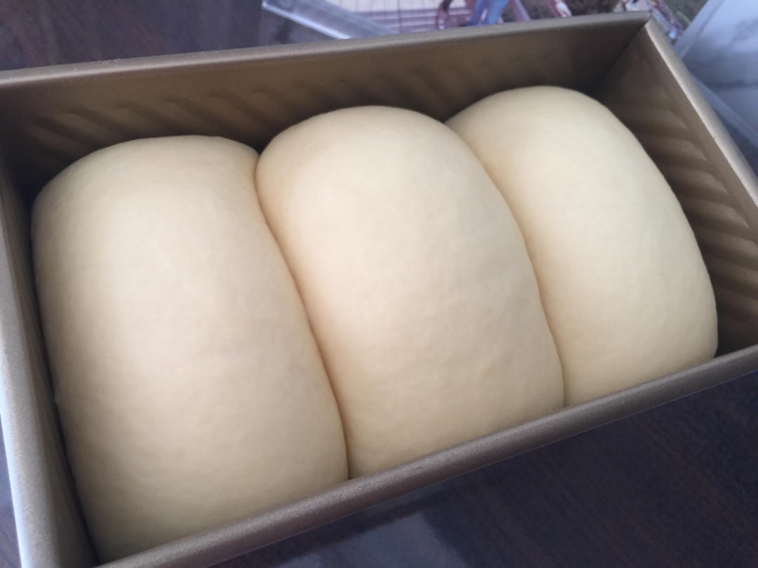 只需一次发酵的超软吐司（附面包机揉手套膜攻略）