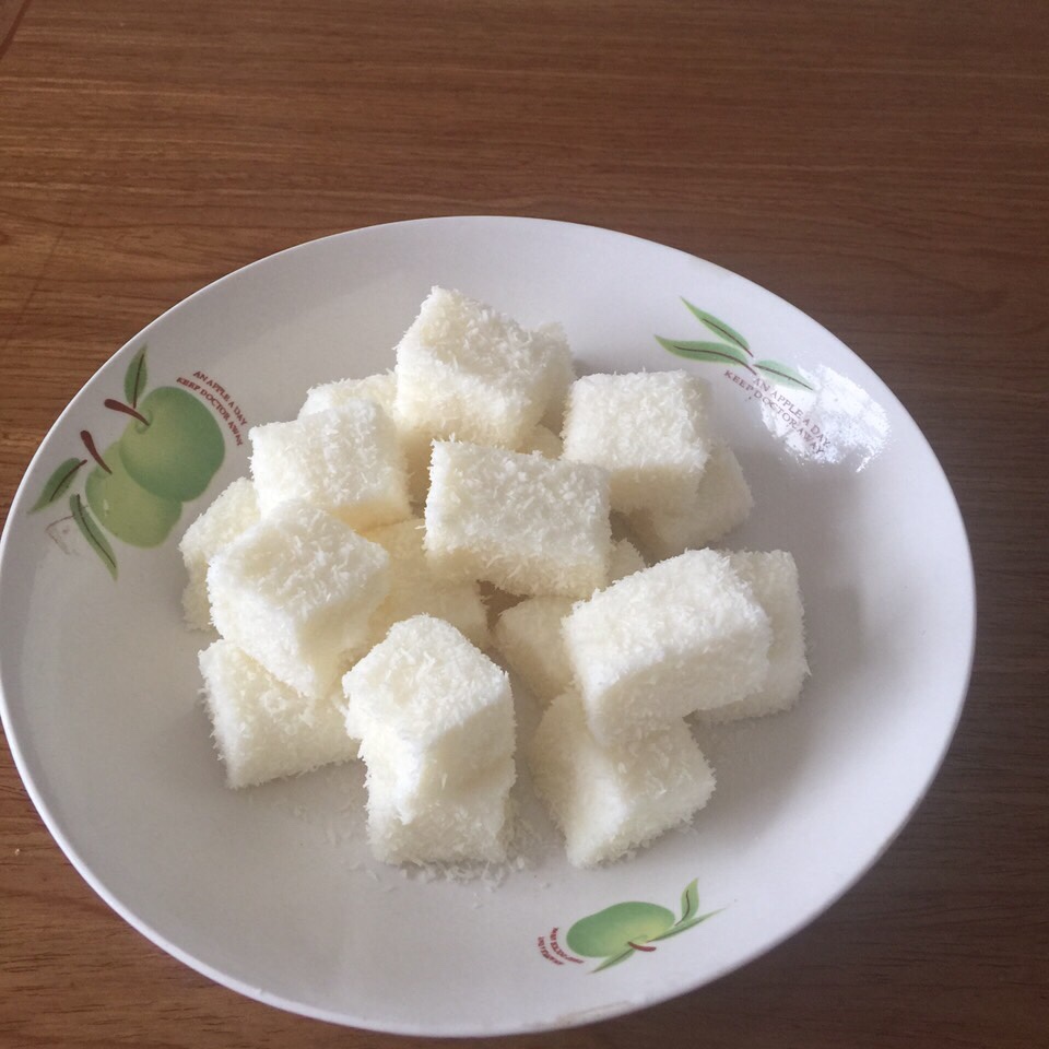 椰丝牛奶小方糕