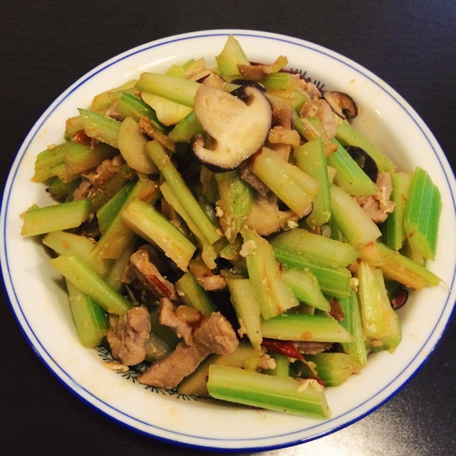 芹菜肉丝