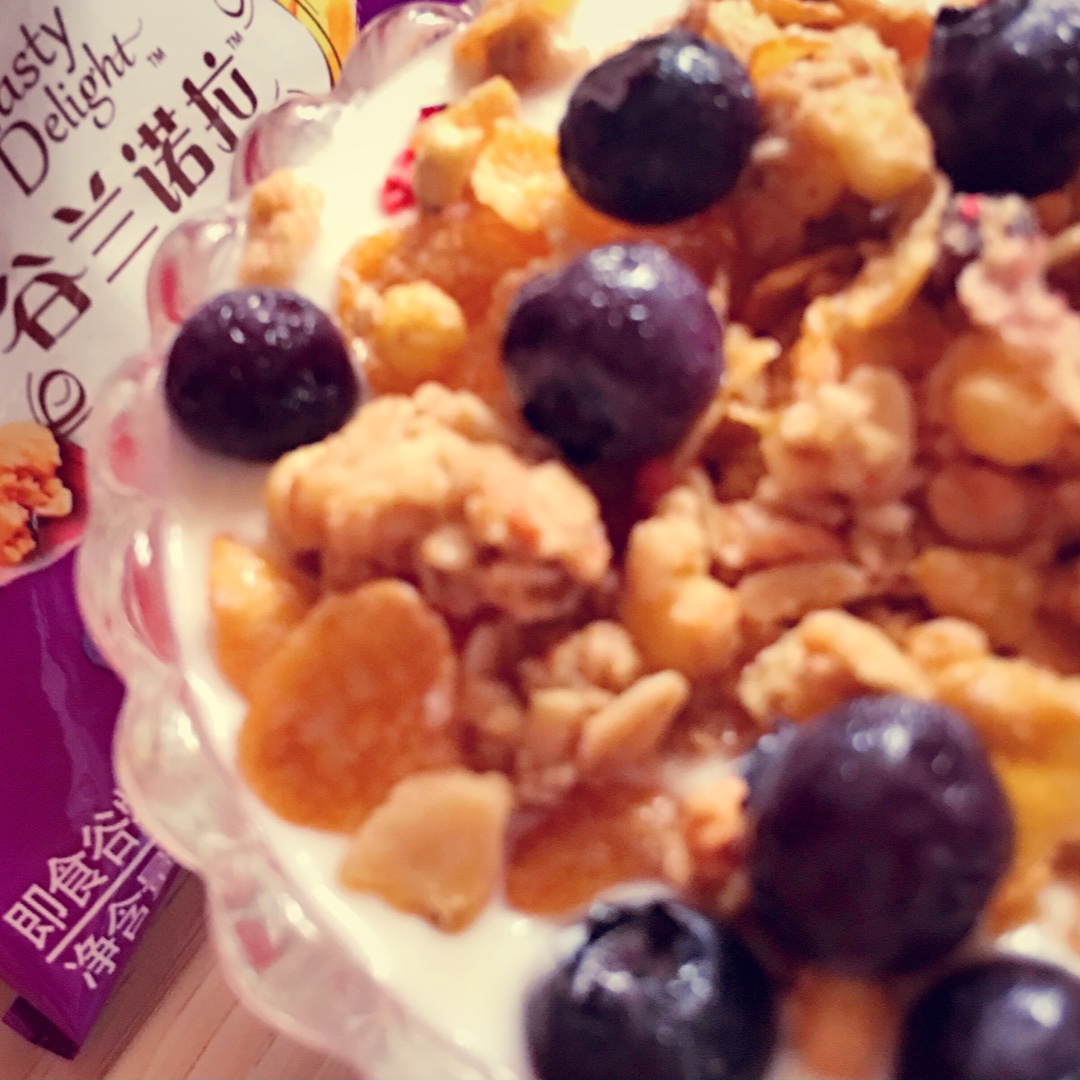 家乐氏谷兰诺拉 水果酸奶杯