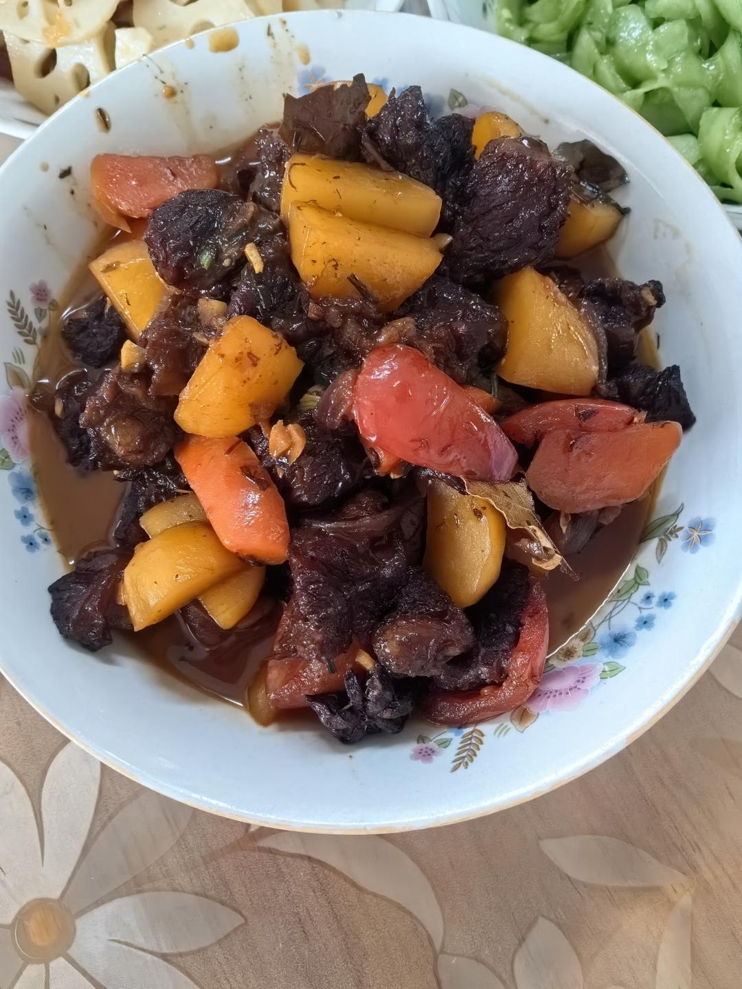 番茄土豆炖牛腩