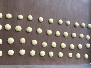 蛋黄溶豆的做法 步骤5