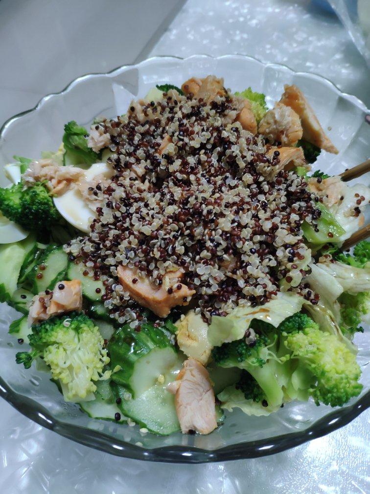 藜麦鸡胸肉沙拉|低卡路里高蛋白