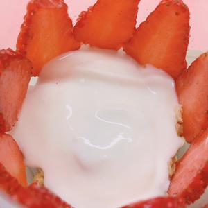 草莓酸奶燕麦慕斯杯的做法 步骤4