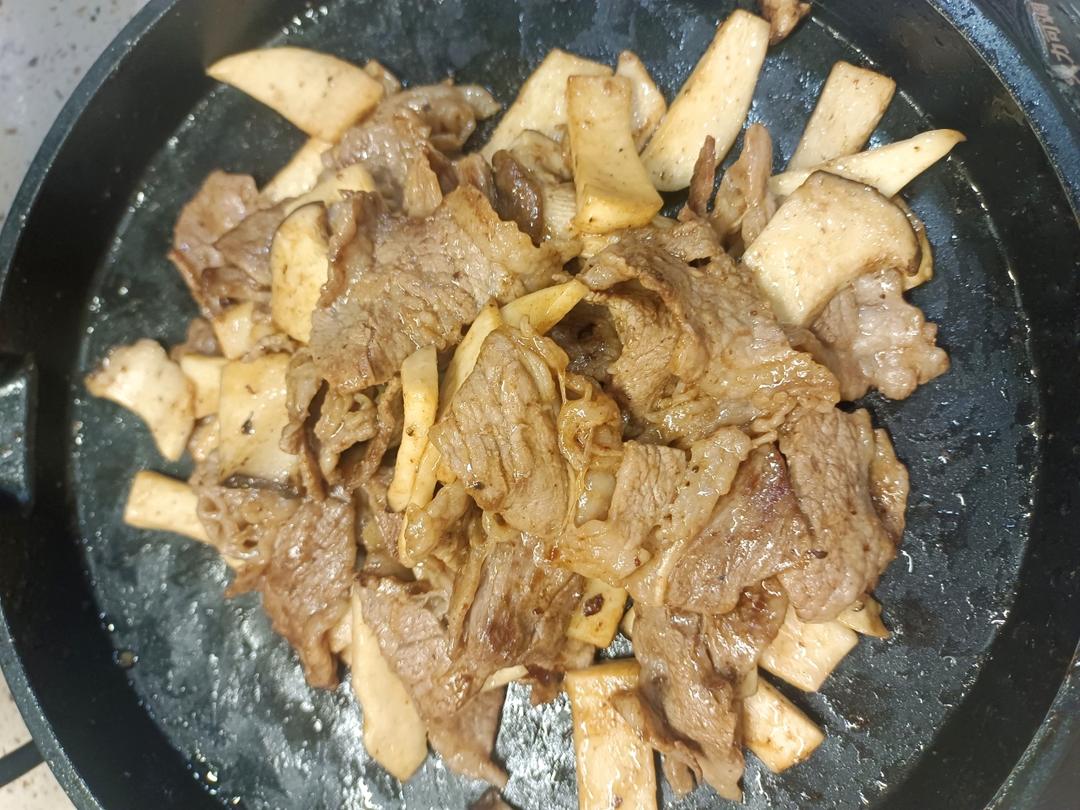黑椒汁杏鲍菇炒牛肉