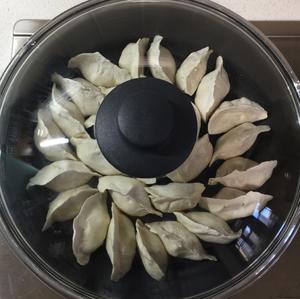 速冻饺子锅烙的做法 步骤3
