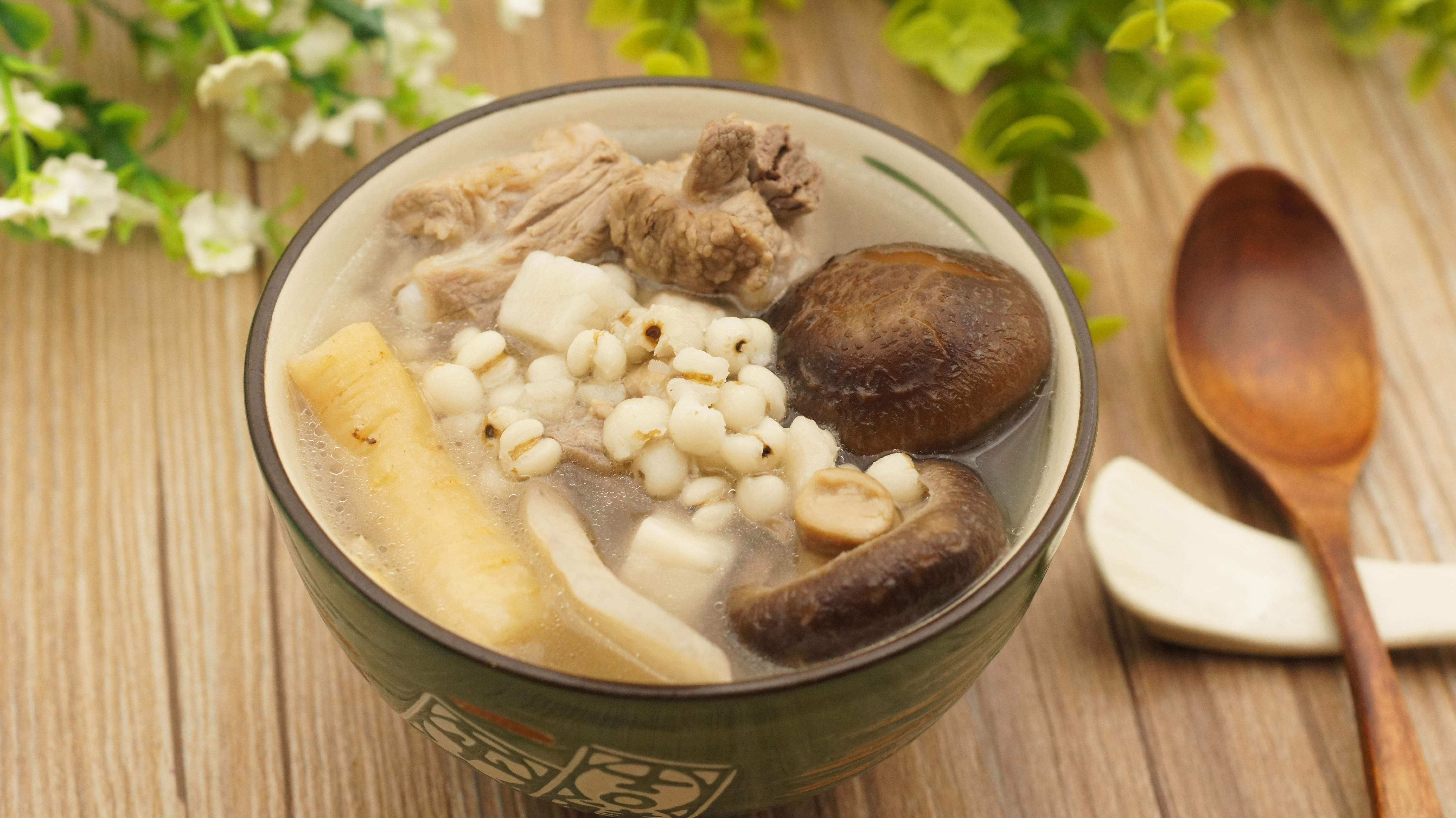 淮山茯苓薏米去湿暖胃汤的做法