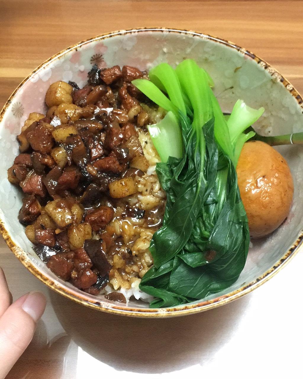 洋葱酥卤肉饭