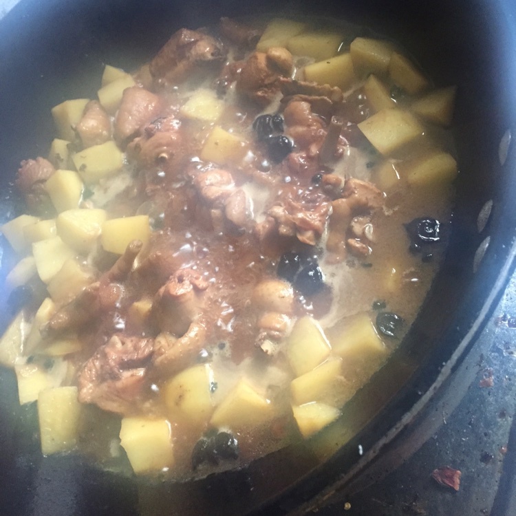 土豆炖鸡