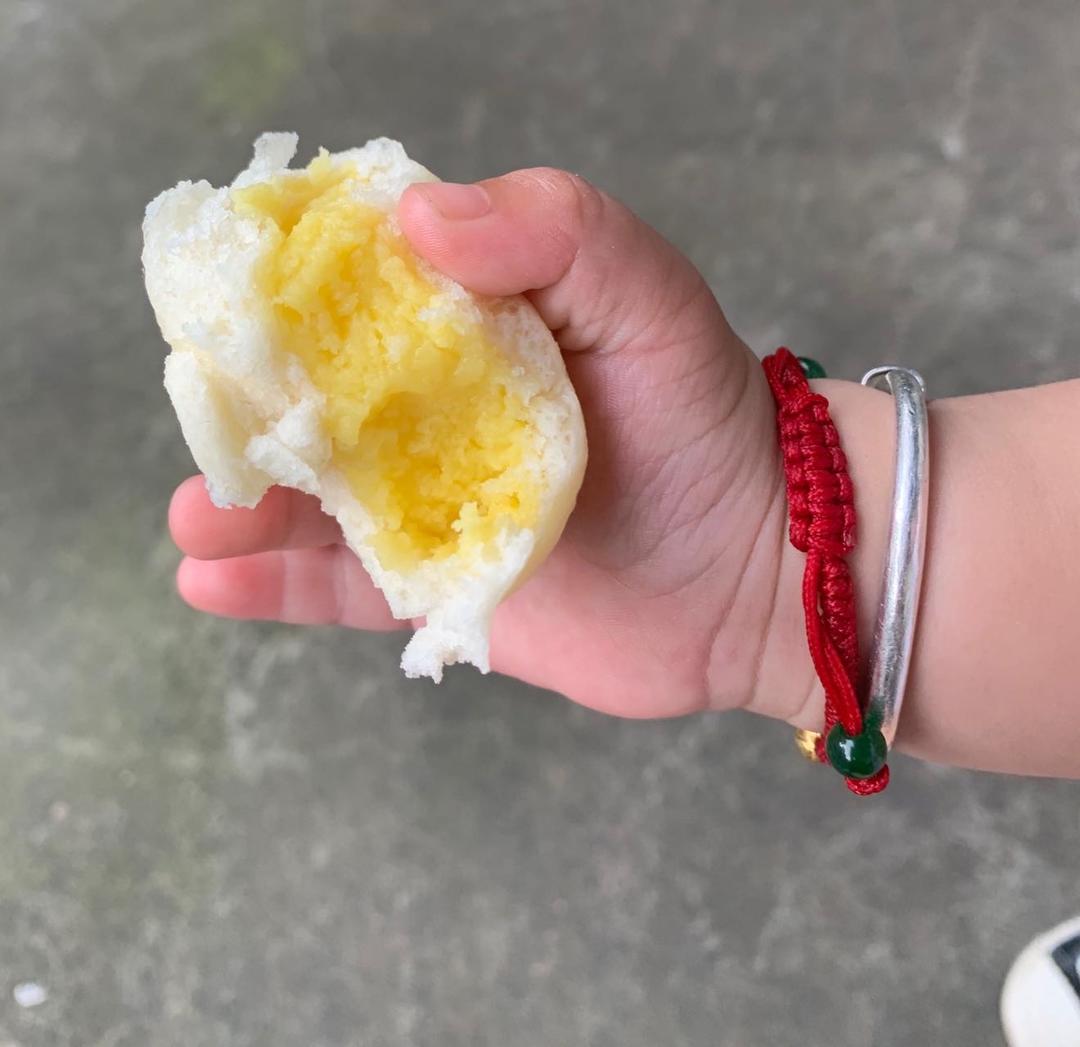 港式奶黄包