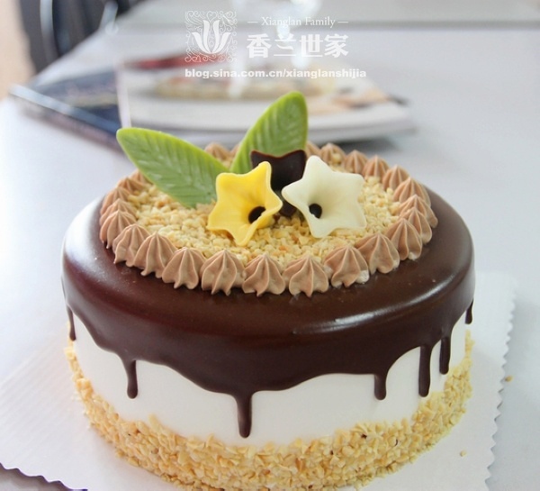 [香兰世家]由内而外的精致---巧克力淋面蛋糕 详细装饰过程的做法