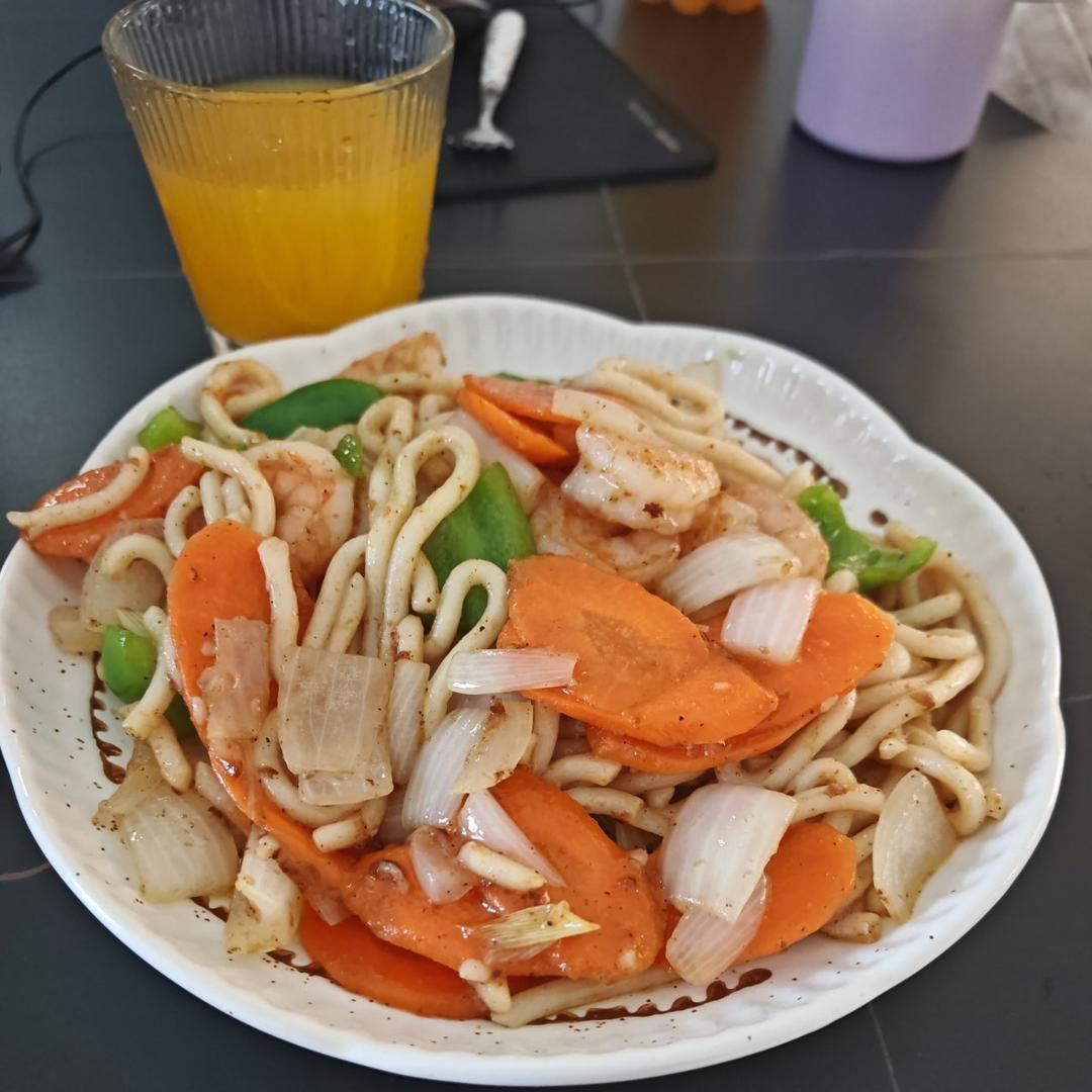 黑椒虾仁乌冬面