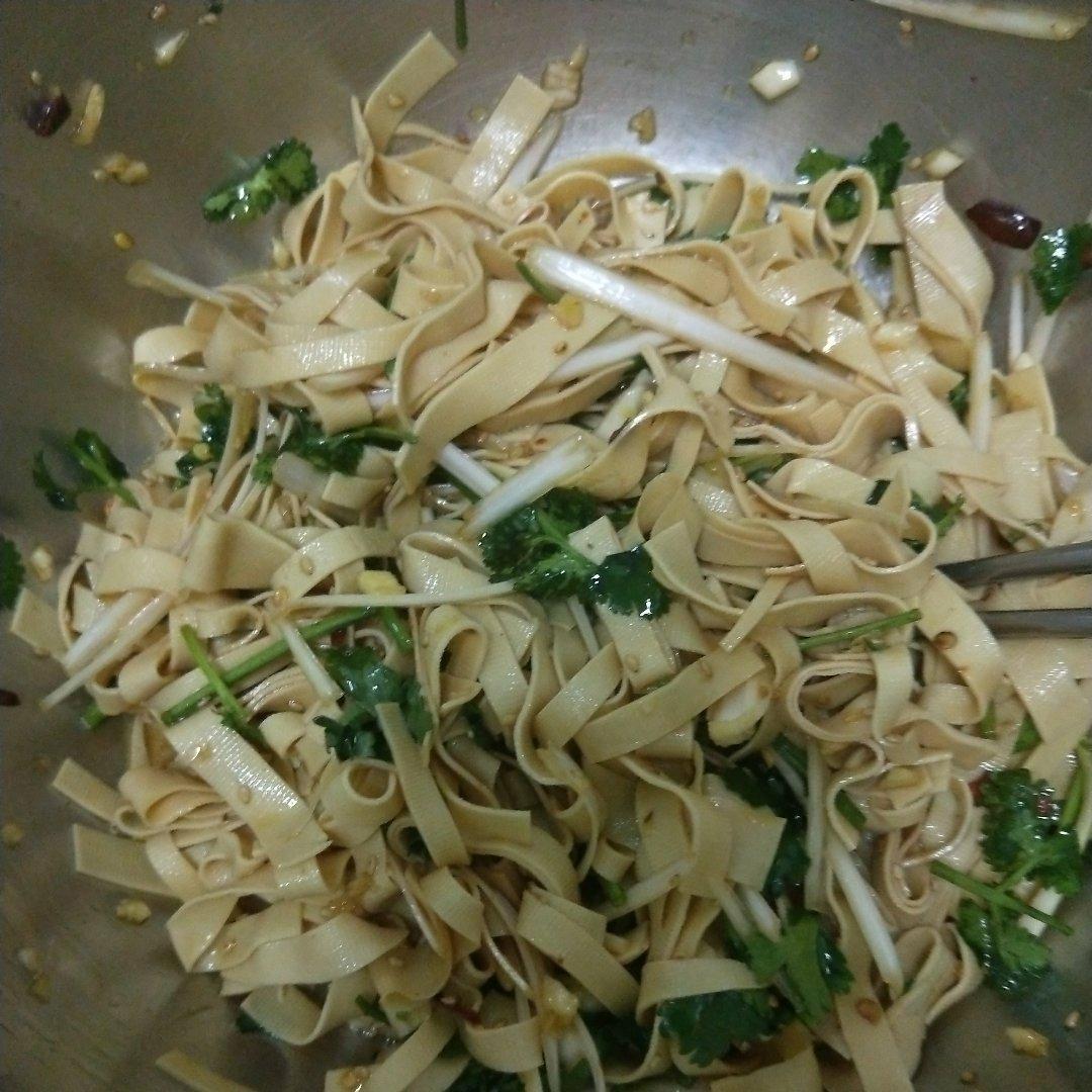 炝拌干豆腐丝