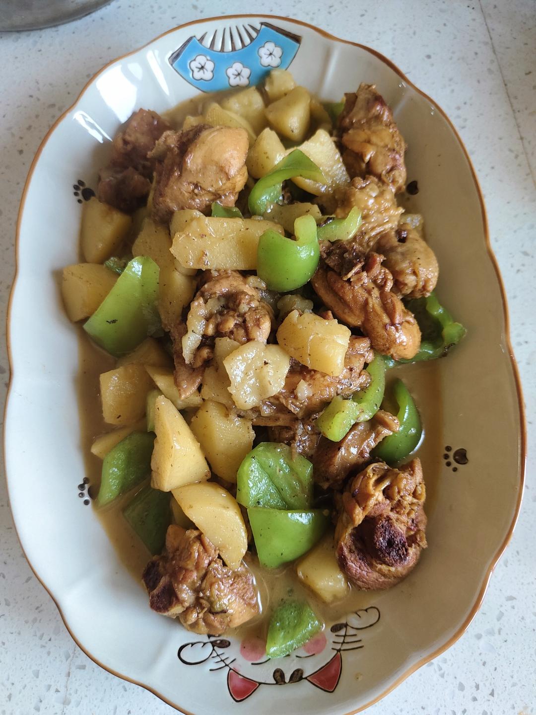 叮，土豆炖鸡块来啦，超级下饭！汤汁和米饭绝配😋