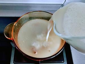 汤鲜味美的豆浆火锅的做法 步骤2