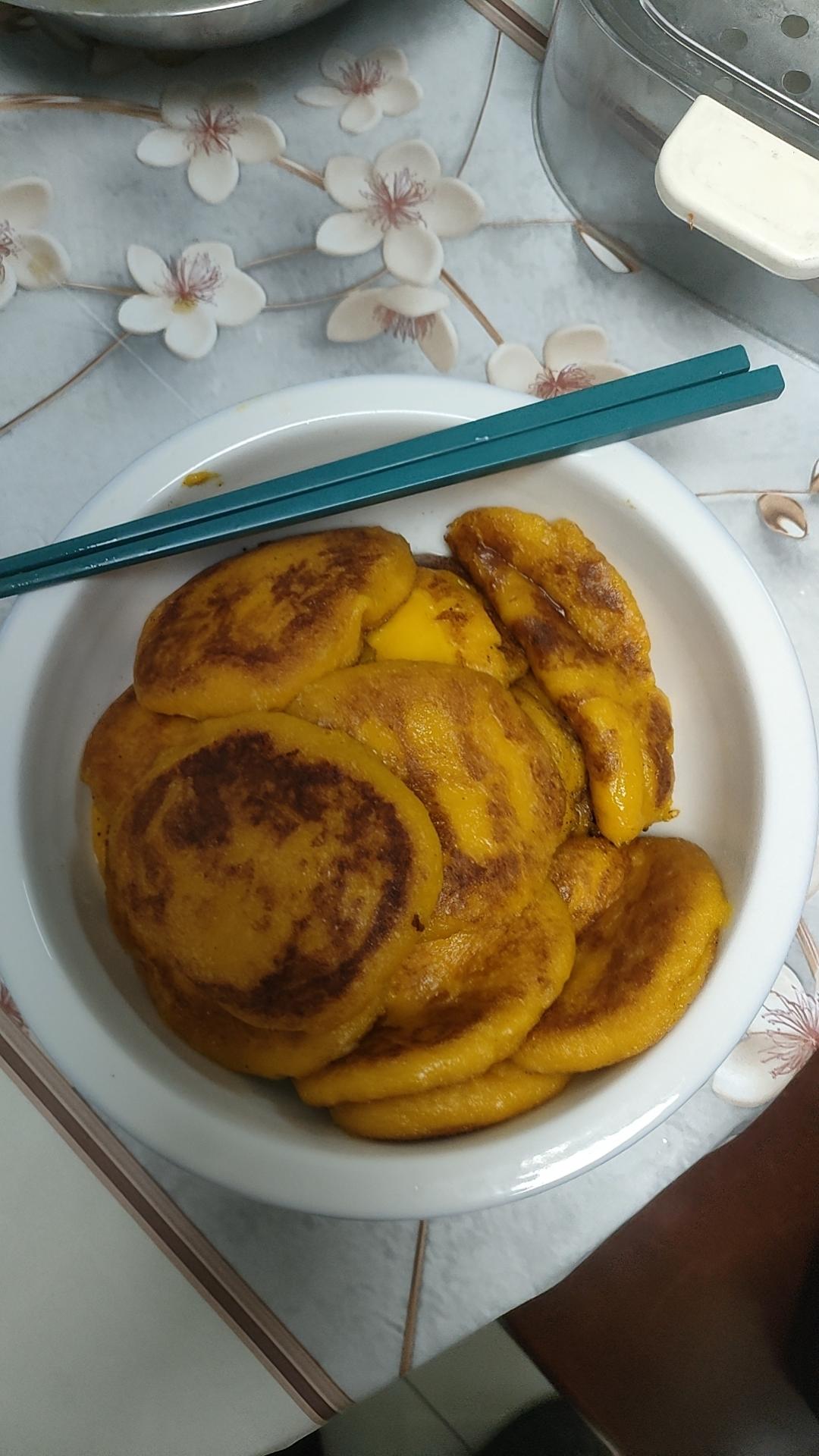 平底锅就能做，香甜软糯的南瓜饼，一次成功