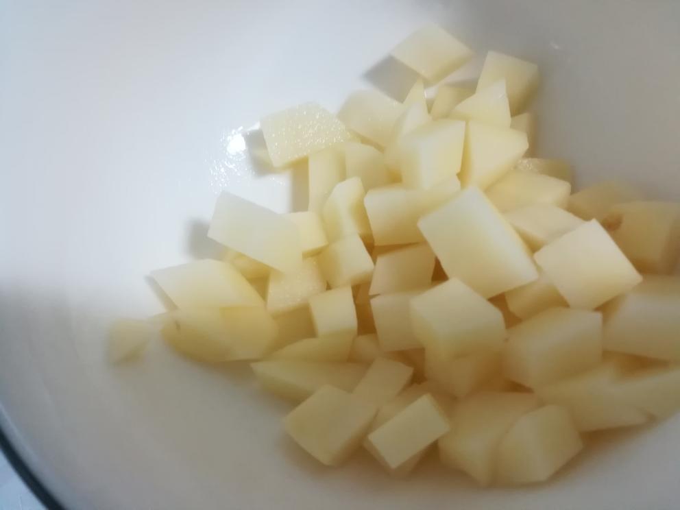 番茄鸡蛋汤面〔普通挂面也可以做出家的味道〕的做法 步骤3