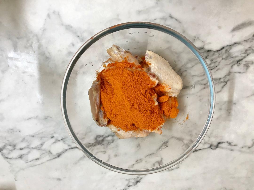 奥尔良烤鸡翅‼️秒杀KFC的做法 步骤2