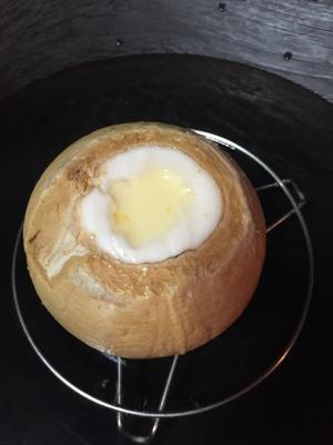 椰皇炖蛋的做法 步骤2