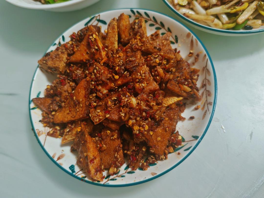 两步搞定一碟，冷吃香辣豆干！