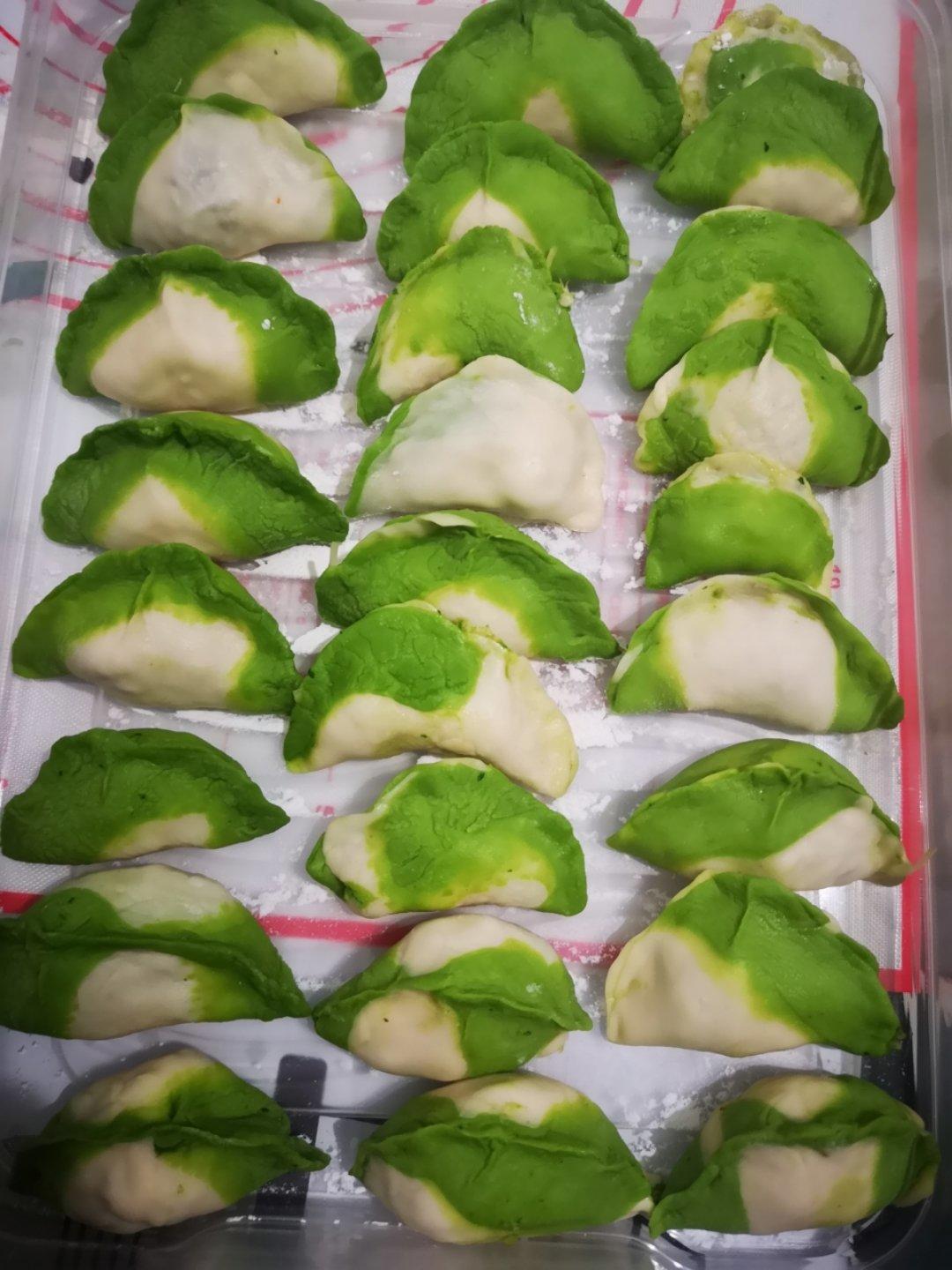 翡翠白玉白菜饺子详细版（附翡翠白玉白菜饺子包法，翡翠白玉饺子皮两种制法，面包机和面，翡翠白玉烧卖，各种馅料搭配）