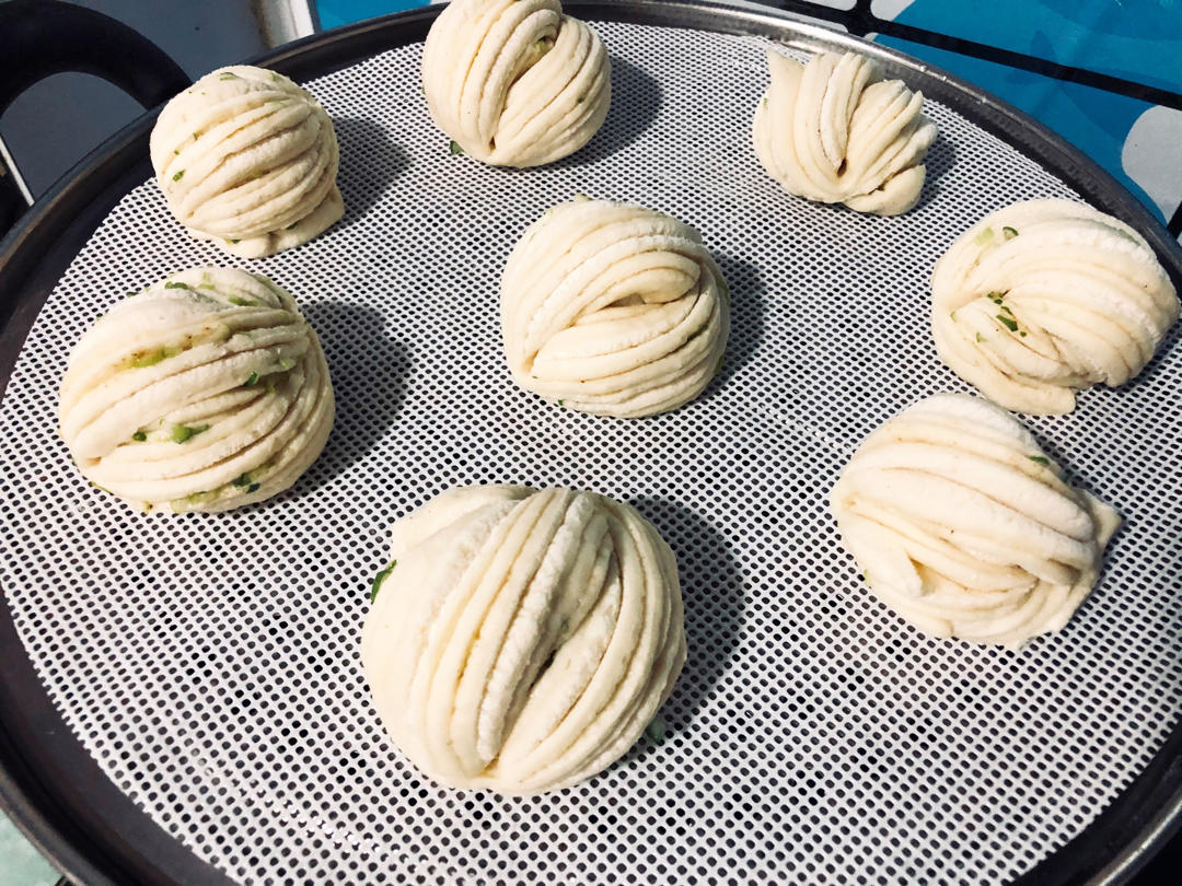 葱油花卷，一根筷子卷出漂亮的造型