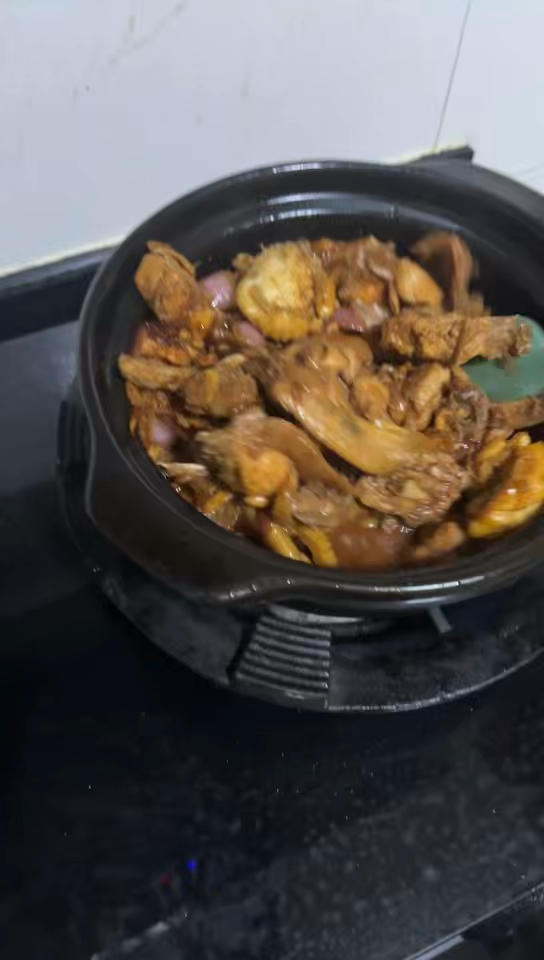 鲍鱼鸡(砂锅啫啫煲)