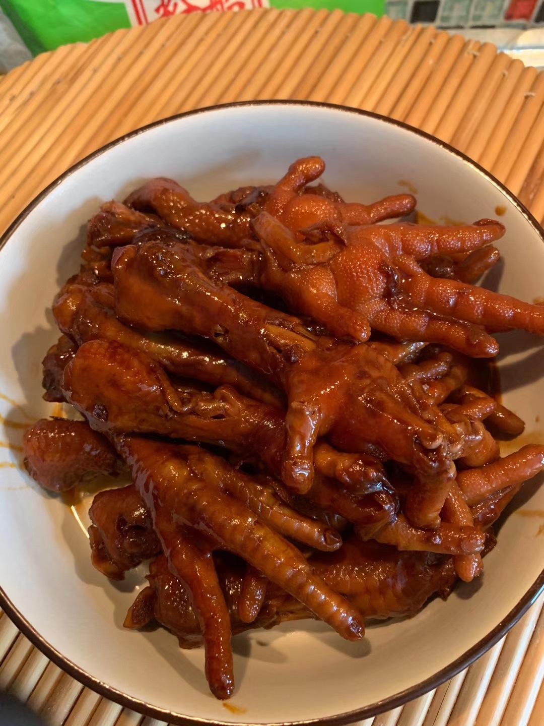 吃一次就忘不掉的麻辣鸡爪