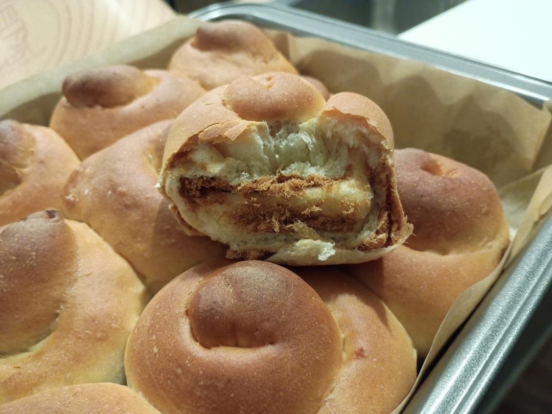 外酥内软‼️满满的肉松❗️香葱墨西哥肉松小吐司