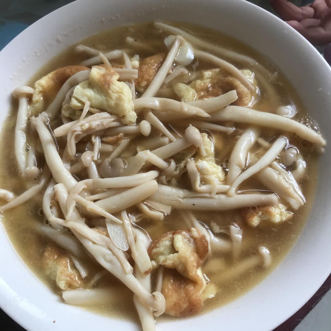 蟹味菇鸡蛋汤