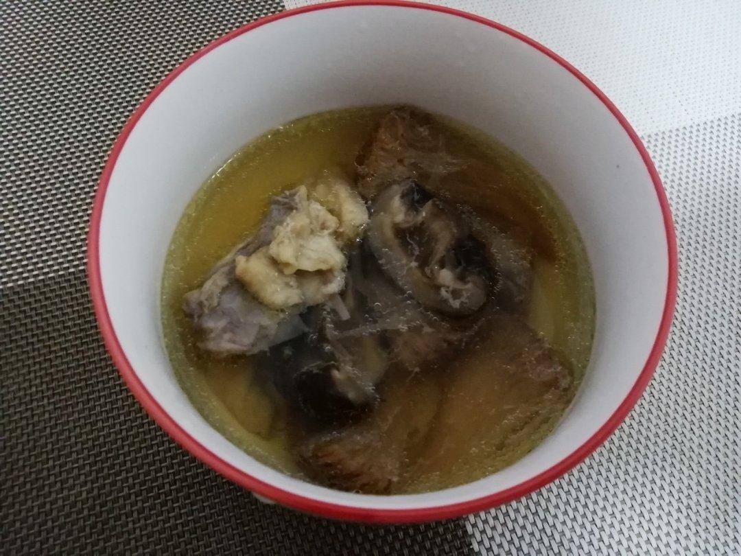 猴头菇红枣鲜鸡汤