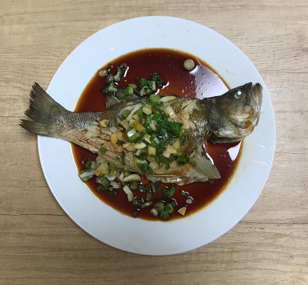 蒸鲈鱼