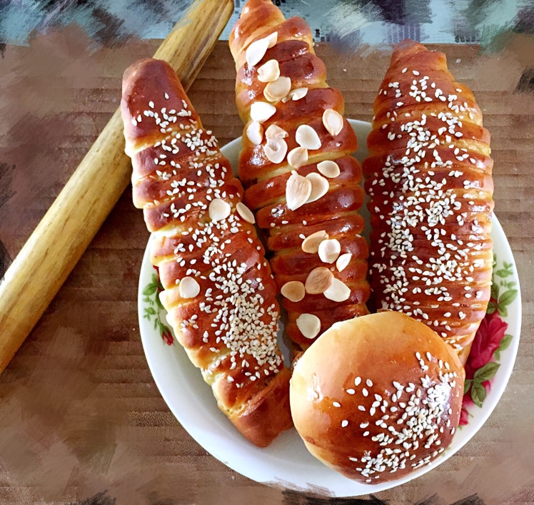 毛毛虫肉松面包
