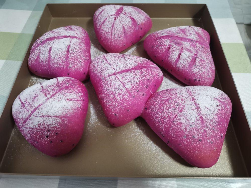 火龙果软欧包，粉嘟嘟～