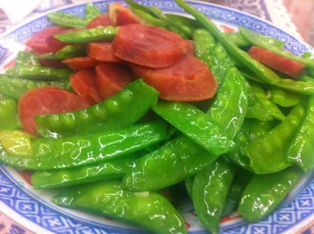 荷兰豆炒香肠
