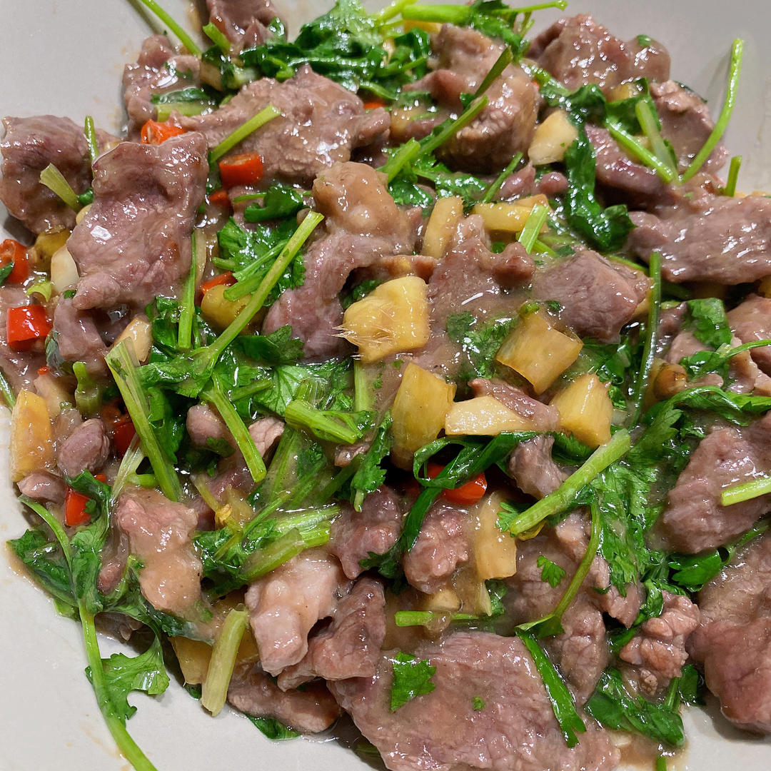 小炒黄牛肉，肉嫩味香！太好吃了简直是米饭杀手！
